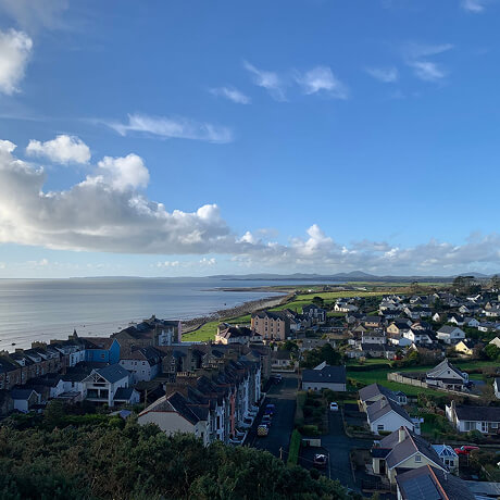 Fotografía de la ciudad Cricieth, Gales con vista al mar
